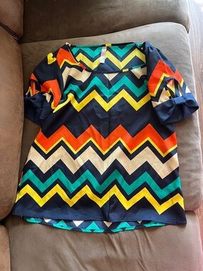 Women’s Chevron Print Blouse - Navy with Multicolor Zigzag